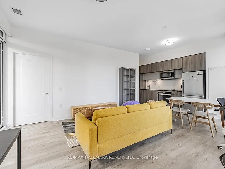 585 Bloor St E #318 — Photo 42