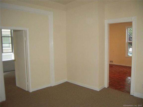 5th image of 15 Elizabeth St #1