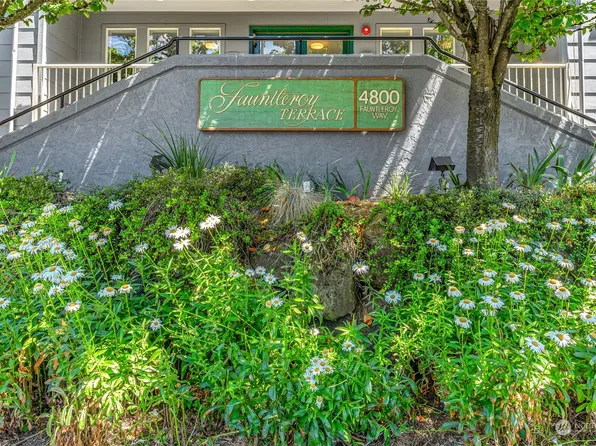 4800 Fauntleroy Way SW #301, Seattle, WA 98116