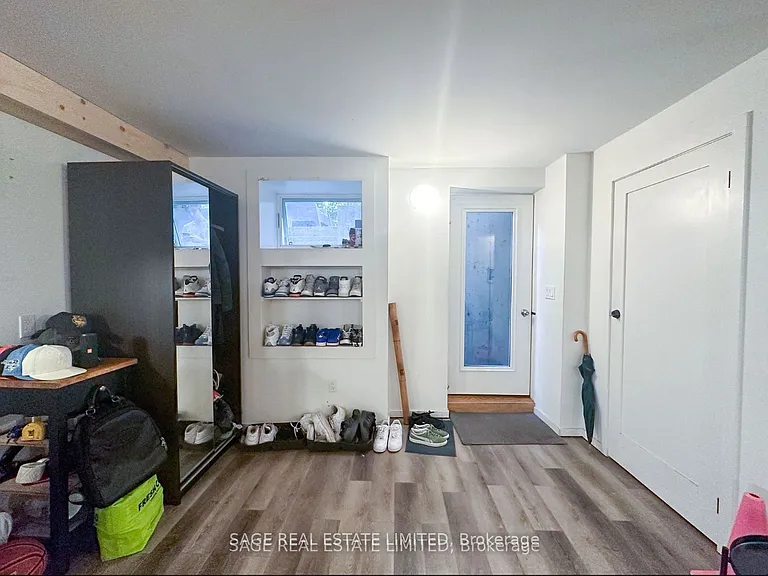 691 Richmond St W #LOWER — Photo 13