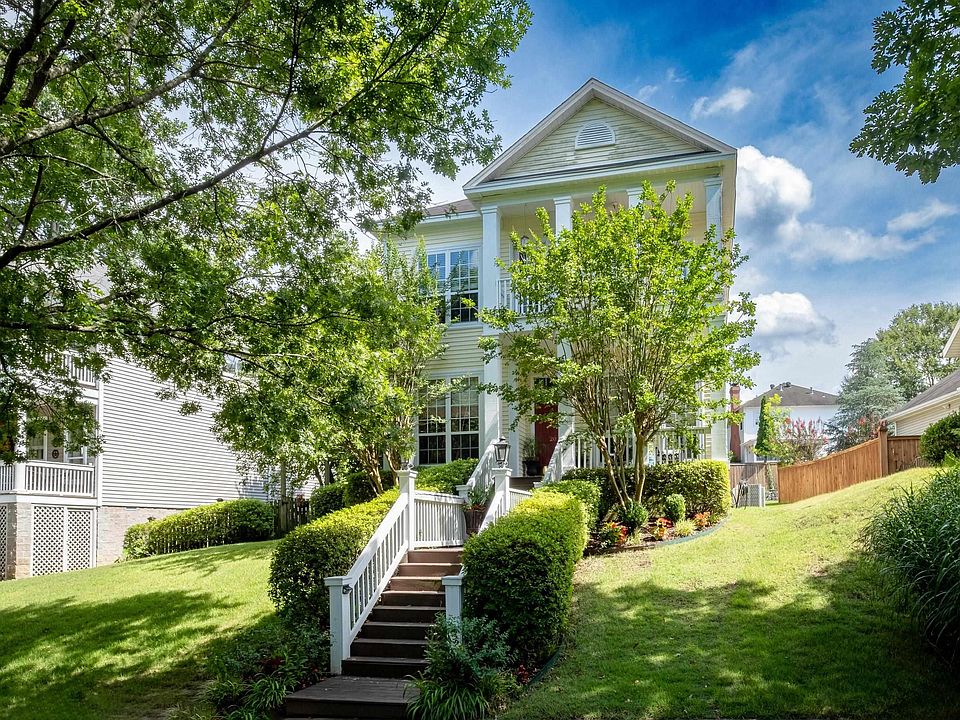 1st image of 20 Deerberry Forest Cir