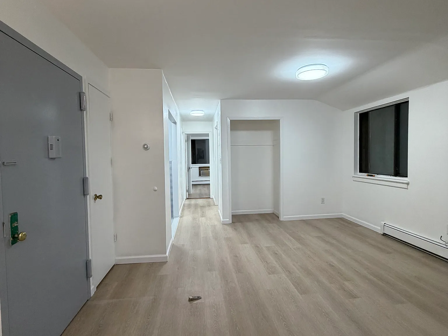 3 bed, $3,300 — Photo 1