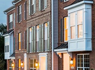 22886 Oakgrove Rd, Sterling, VA 20166