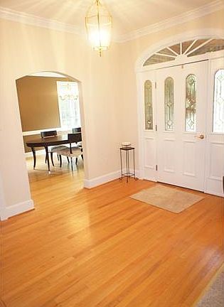 4th image of 11054 Brookhollow Dr