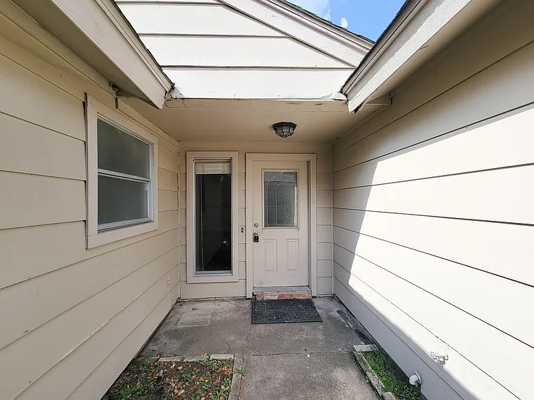 2710 Quail Creek Dr — Photo 2