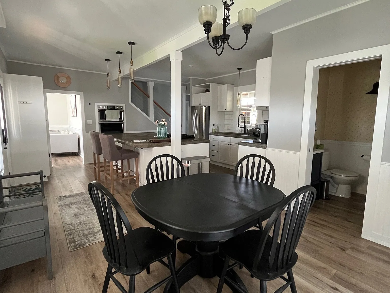 3 bed, 1.5 bath, 1600 sqft, $3,600 — Photo 3
