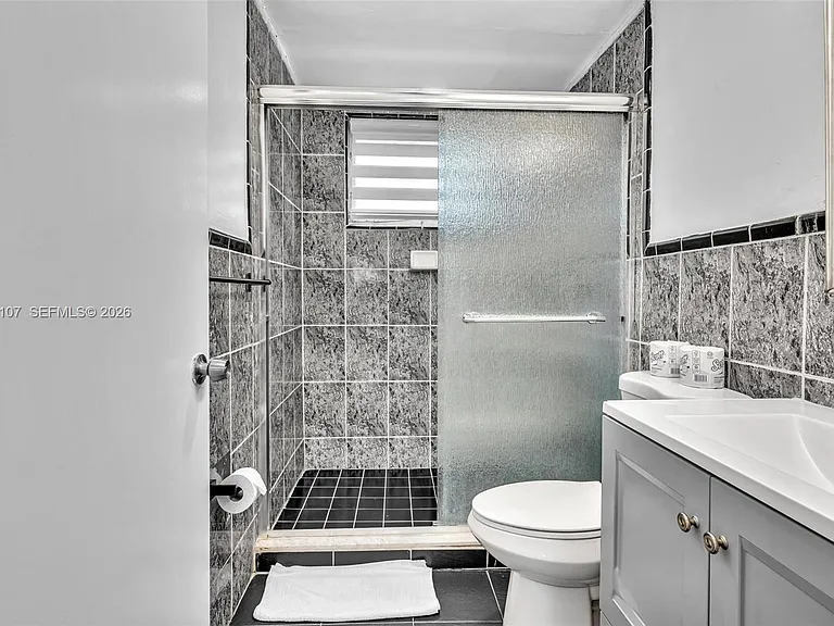 10002 E Bay Harbor Dr #2 — Photo 12