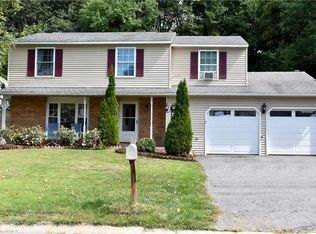 8136 Crimson Cir, Clay, NY 13041