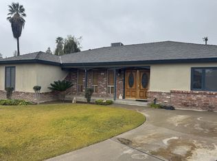 15422 W C St, Kerman, CA 93630