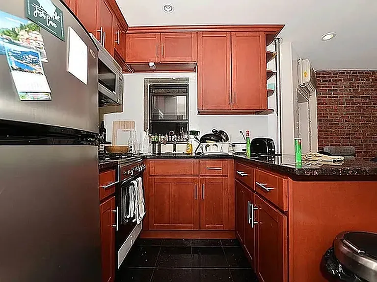 154 Allen St #3 — Photo 5