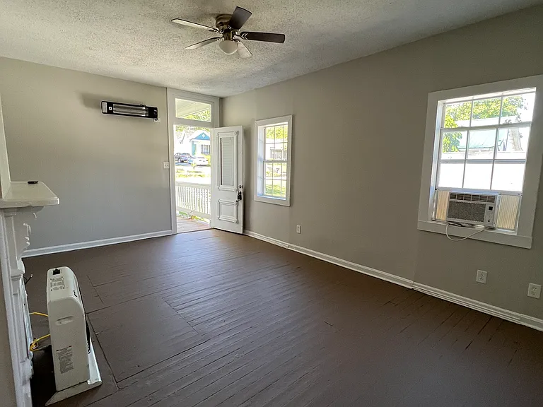 1315 S High St — Photo 6