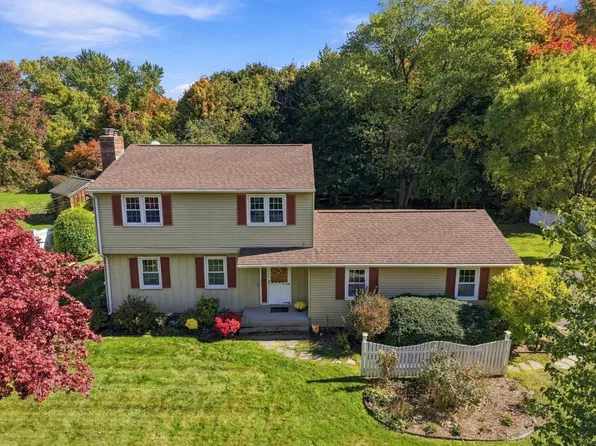 74 Havenhurst Rd, West Springfield, MA 01089