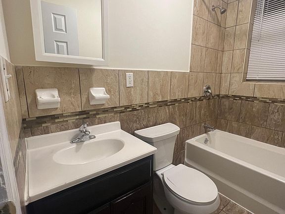 5th image of 1304 Clinton Ave #24