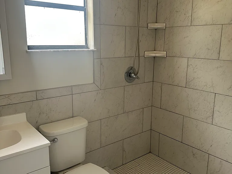 401 Higgs Ave NW — Photo 6
