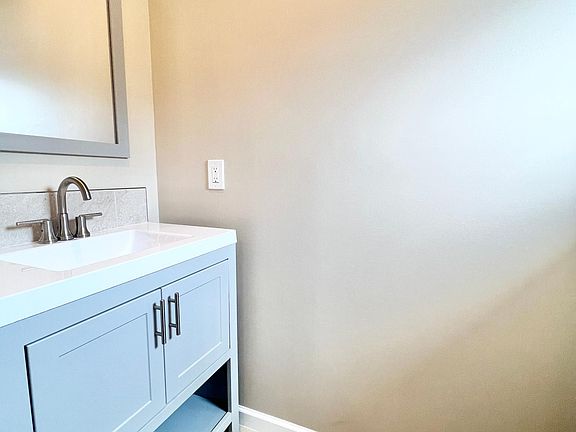 5th image of 5504 Woodlawn Manor Ct