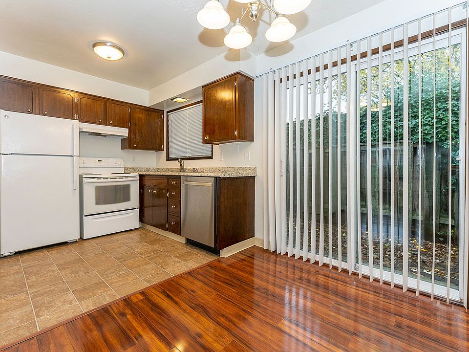 1st image of 7522 SE Steele St #7526