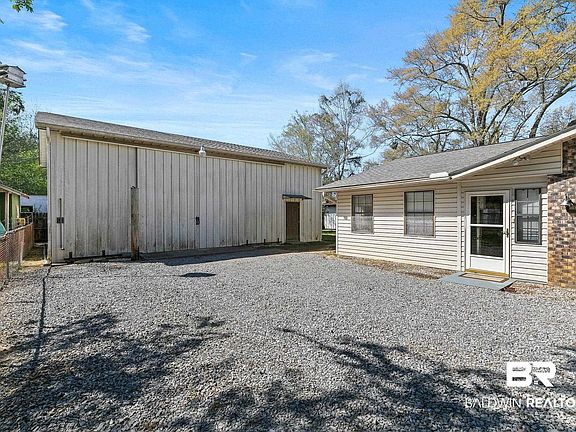 5th image of 303 W Banyan St