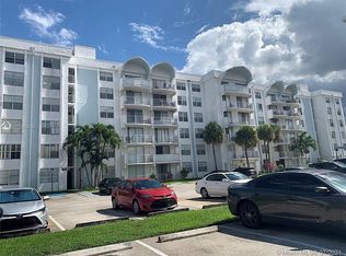 488 NE 165th St, Miami, FL 33162