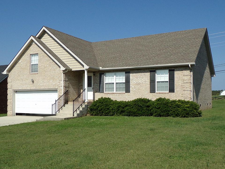 1st image of 29 Brookfield Cir