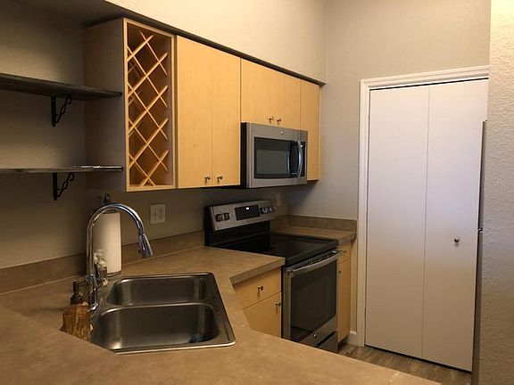 4th image of 100 4th Ave S APT 412
