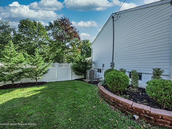 3rd image of 4 Suffolk Ln