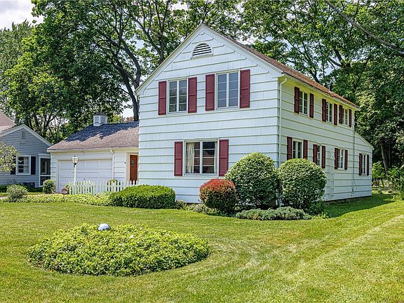 3rd image of 33 Irving Rd