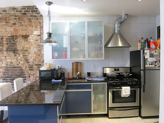 Rented by MTY Group, Inc | media 16