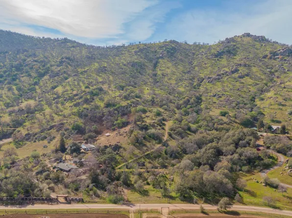 37087 Pebble Ln, Yokuts Valley, CA 93675
