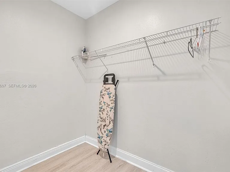 10004 E Bay Harbor Dr #5 — Photo 3