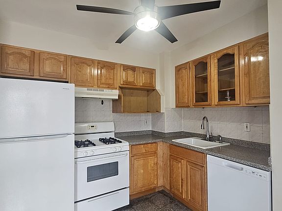 2nd image of 20-47 42nd St #1D