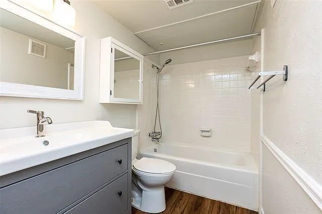 2118 Warnford Pl — Photo 30