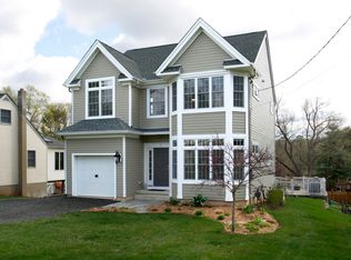 15 Hillcrest Ave, Gladstone, NJ 07934