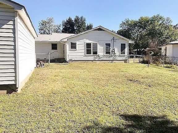 2nd image of 1005 Camp Dr