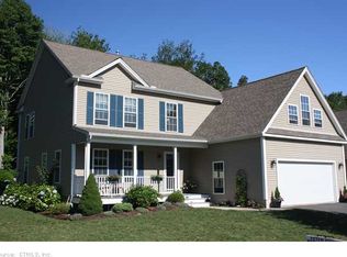 37 Mariners Ln, Groton, CT 06355