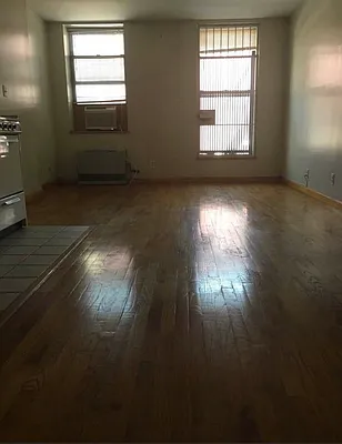 Rented by Danielle Stoller, LREB | media 3