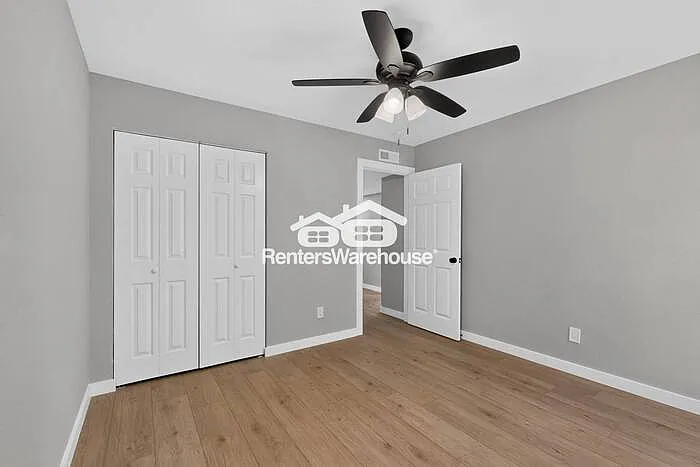 1207 Creekwood Ct — Photo 27