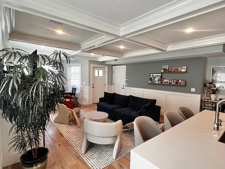81 Conwell Ave #3 — Photo 4