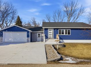 401 3rd Ave S, Fairmount, ND 58030