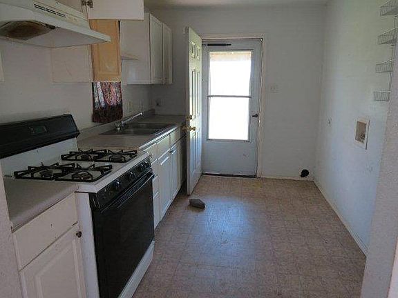 3rd image of 2511 Dogwood St