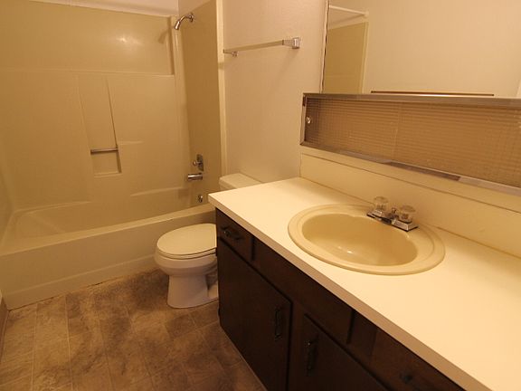 4th image of 796 Whittier St