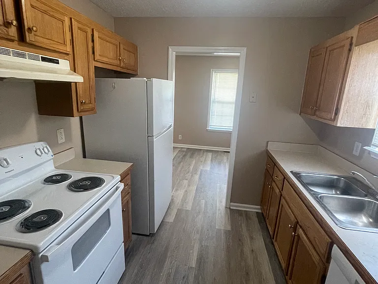 204 Jenna Ave — Photo 5