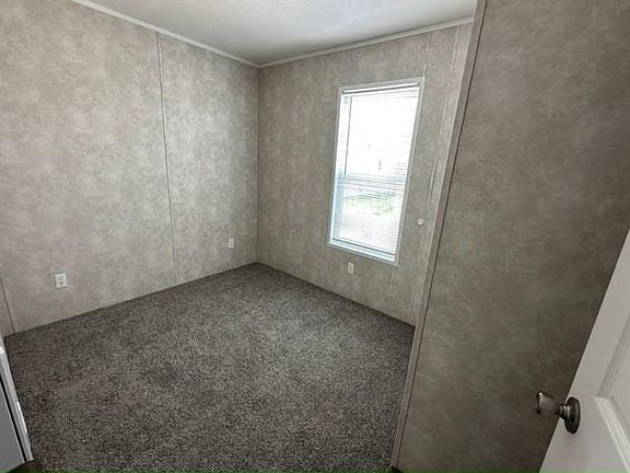 4th image of 218 Cardinal Ln #218