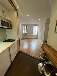 Rented by R New York