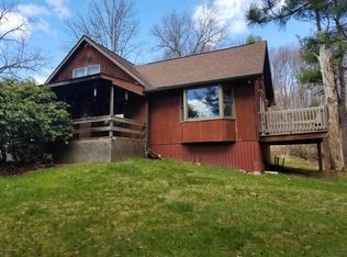 49 Reservoir Rd, Dallas, PA 18612