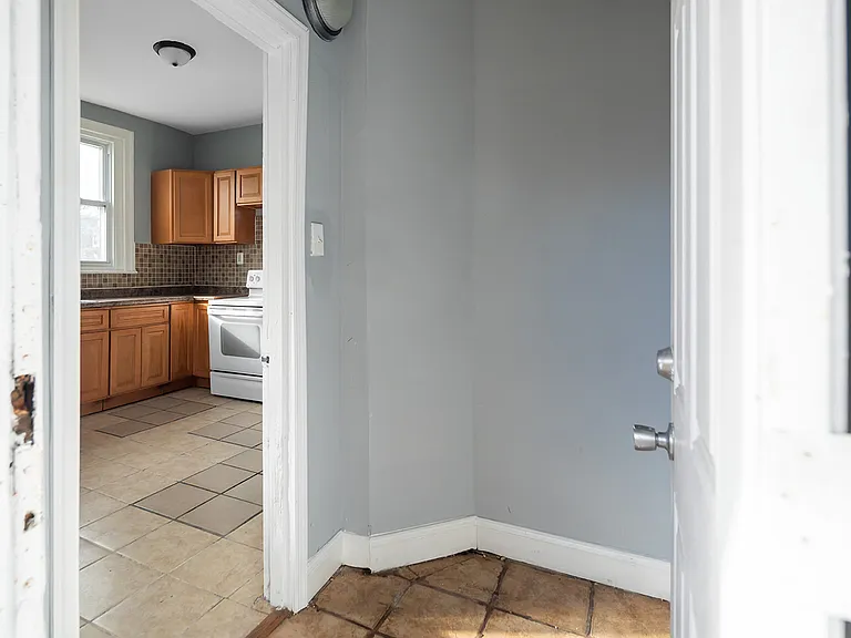 851 S 57th St — Photo 15