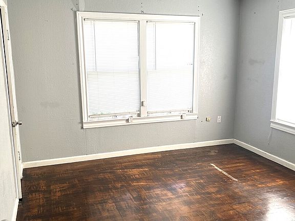 5th image of 815 E Humphreys St