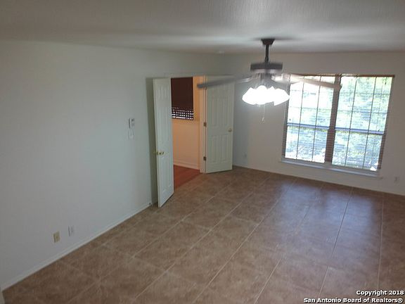 5th image of 5419 Wood Glen Dr