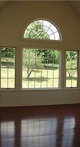 4th image of 1004 S Lake Dr
