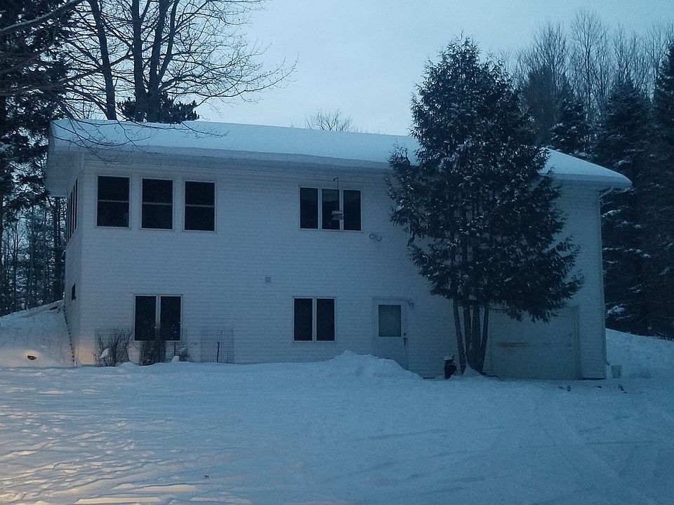 Walk-out basement and garage