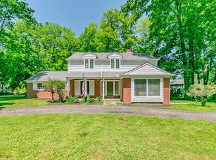 219 Wintergreen Hill Dr, Painesville Township, OH 44077